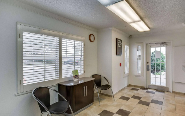 Sonesta Simply Suites Houston W Beltway