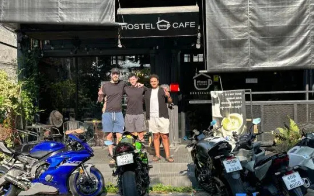 Friends Station Hostel Cafe