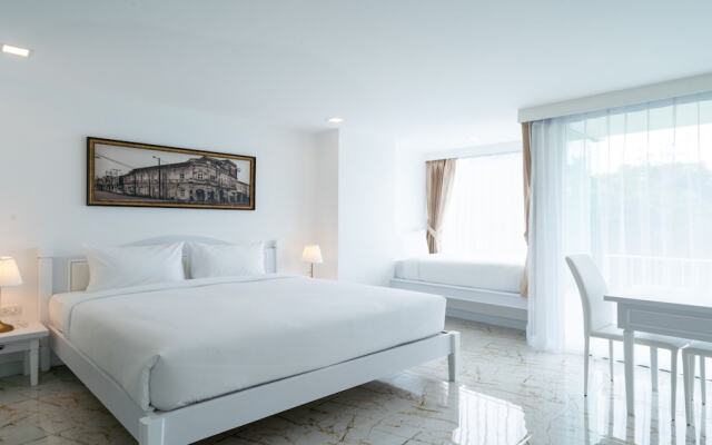 B2 Phuket Premier Hotel