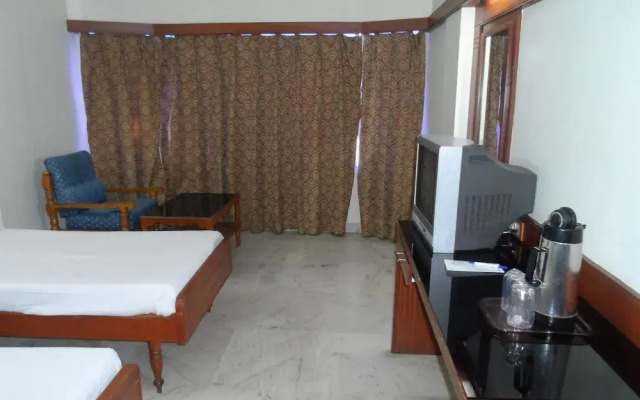 Hotel PLR Grand