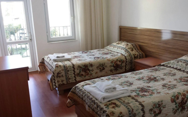 Pinus Otel