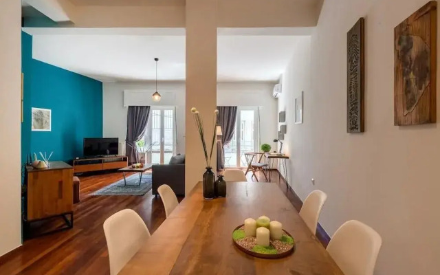 Modernly furnished apartment in Psyri A8