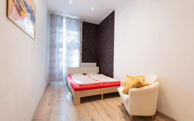 Standard Apartment by Hi5 - West End Center
