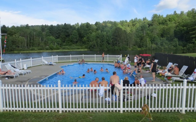Commodores Inn