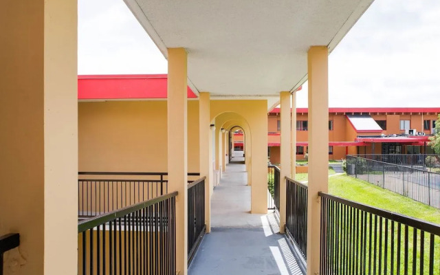 Econo Lodge at the Park