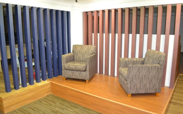 Oyo 117 Hotel Safari 2