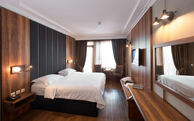 Royal Hotel
