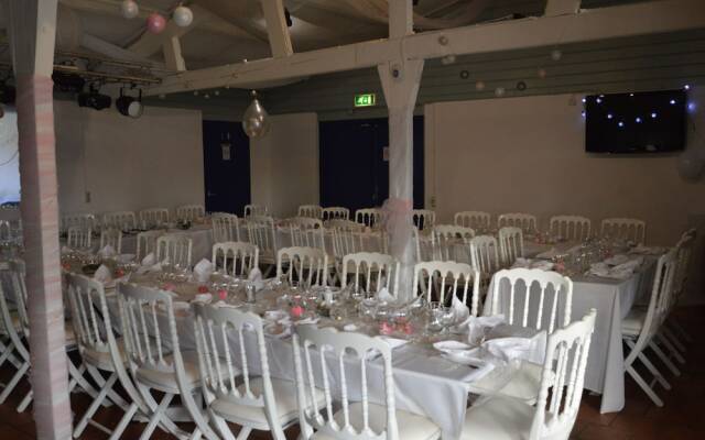 Camping Des Bastides Logements Insolites