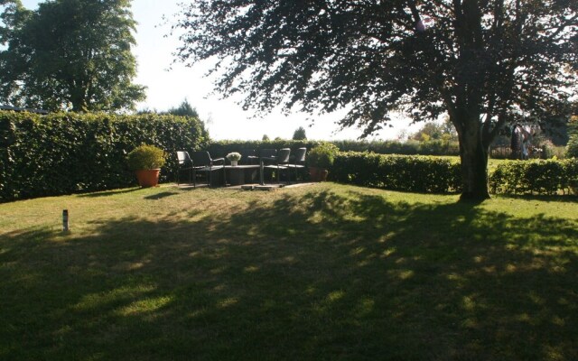 Snug Holiday Home With Storage, Roof Terrace, Private Garden