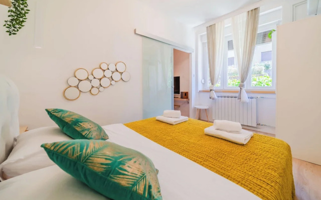 Stylish City Center Vibes Apartment