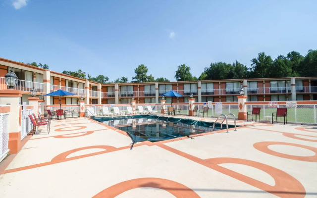 OYO Hotel Greensboro East I 40