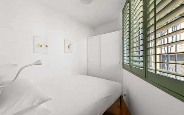 Convenient Studio in Trendy Inner-city Suburb – Guest Rooms – Sydney