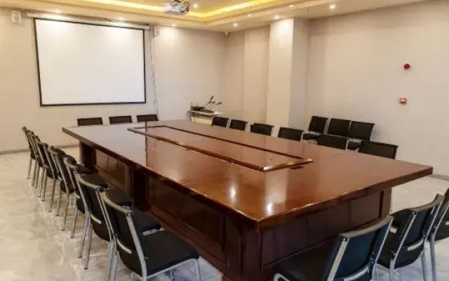 Easy Home Hotel-Heihe Zhongyang Avenue Airport Road Branch