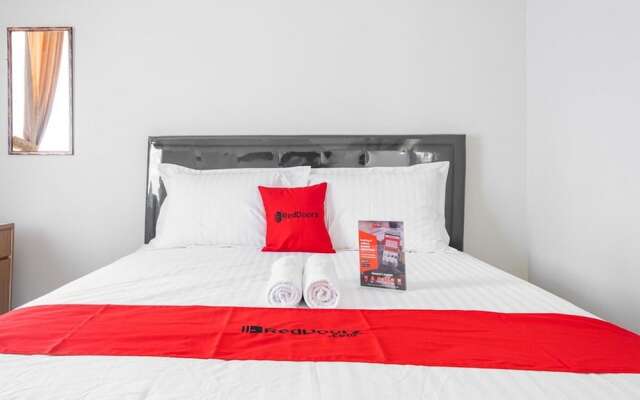RedDoorz near Siloam Karawaci 3
