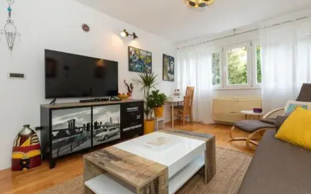 Bright & Airy / 1BR Getaway close to All You Need