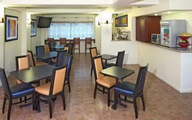 Fairfield Inn & Suites by Marriott San Francisco San Carlos