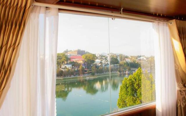 Nhat Nguyen Hotel