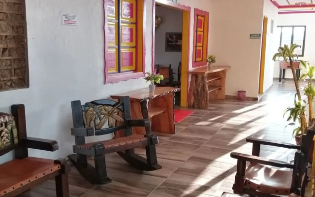 La Tia Emiss