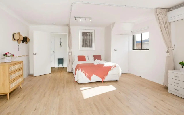Watermans - Pet Friendly - 1 Min Walk to Beach