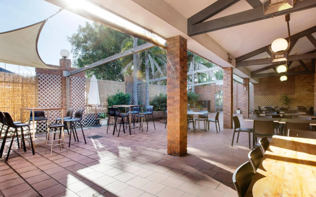 Parkway Hotel