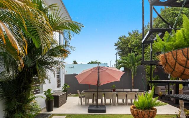 S3 at HighSoClub with Pool and Private Shuttle