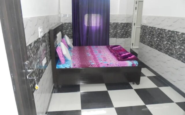 Goroomgo Labh Mahal Meerut