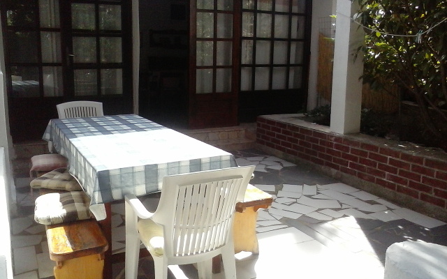 Apartment Vito - 10 m from sea: A1 Brodarica, Riviera Sibenik