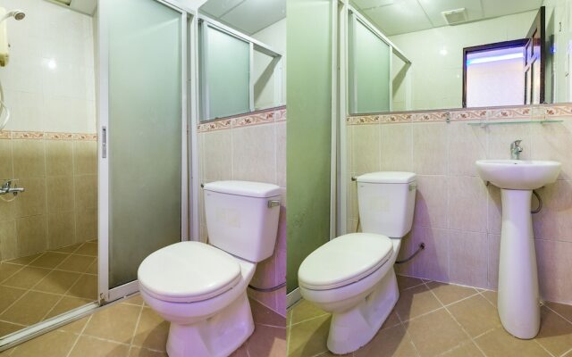 Binh Dung Hotel by OYO Rooms