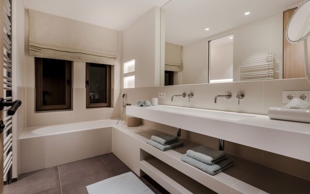 Eva Hof Lakeside Suites - Adults Only