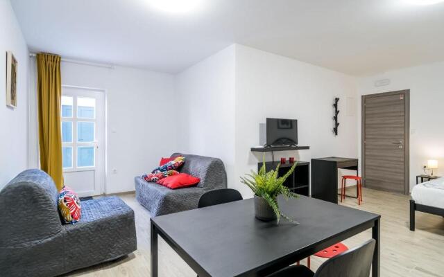 Residence & Pool Villa Schwarz Suites