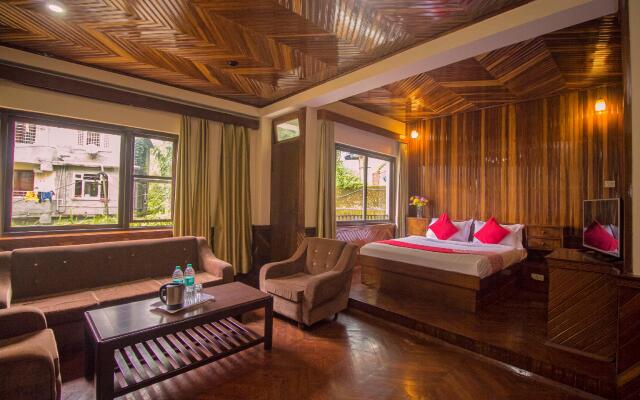FabHotel Oak Ridge Retreat