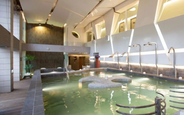 YA-NOLD Hot Spring Hotel