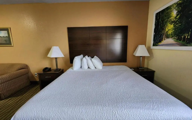 Days Inn & Suites Pasadena