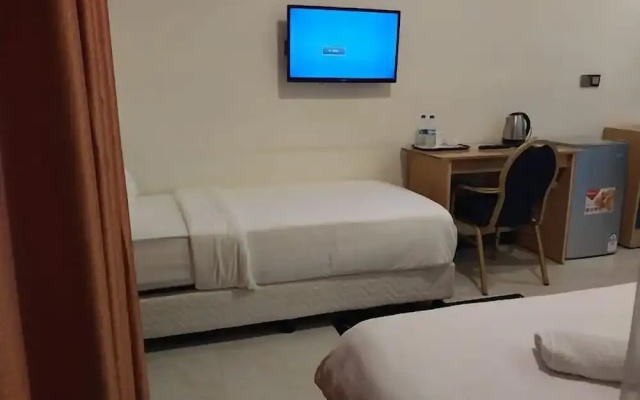 Hotel Discretion LTD