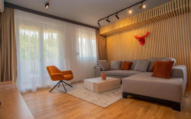 Stylish Two Bedroom Apartment at Ljubovic-Hill Park