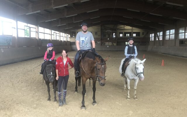 Pension & Reitschule Fuchsenhof