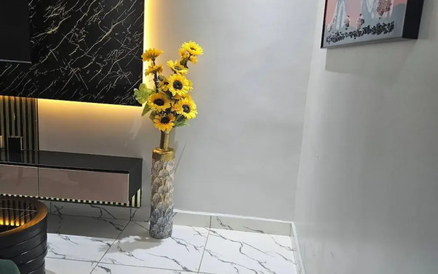 Anibex Luxe