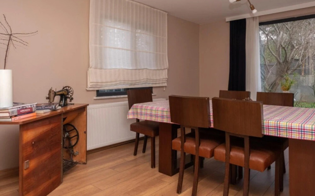 Peaceful Detached House With Garden in Besiktas