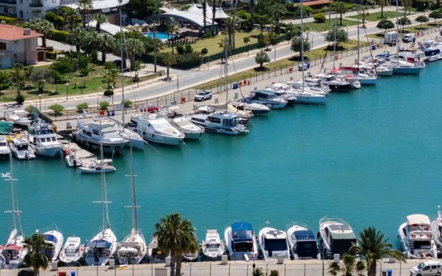 Sisus Marina Hotel
