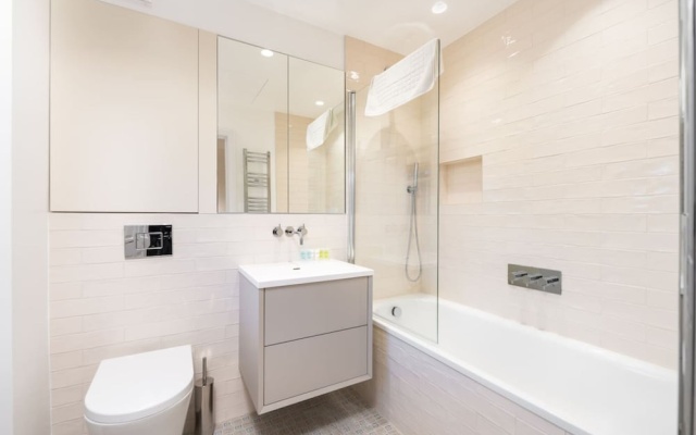 Beautiful Hampstead Home RH9