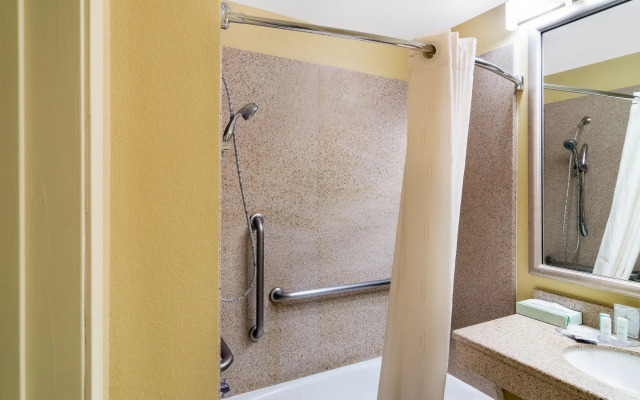 Quality Suites Midland North Loop 250