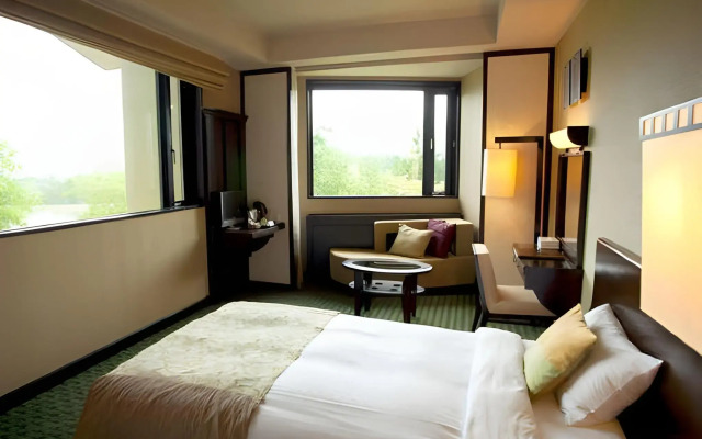 Komagane Kogen Resort Links