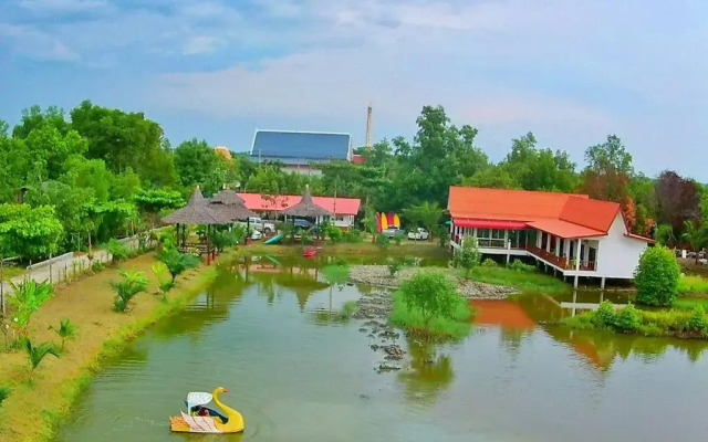 Saeng Tai Amphawa Resort