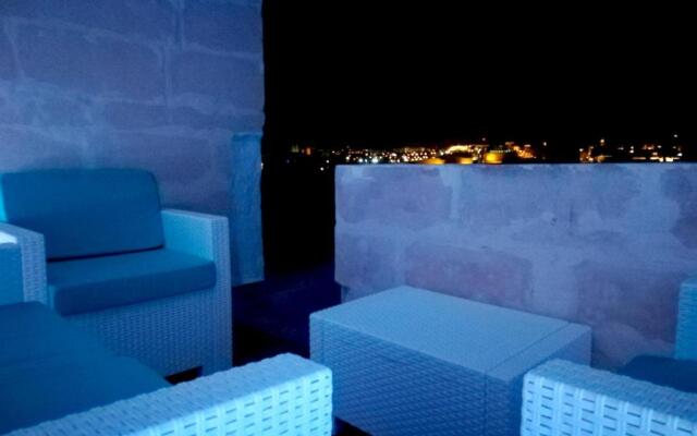 Kharmen A 1565s House with Seaviews