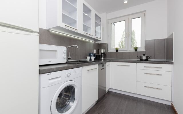 Bonifraterska Apartment by Renters