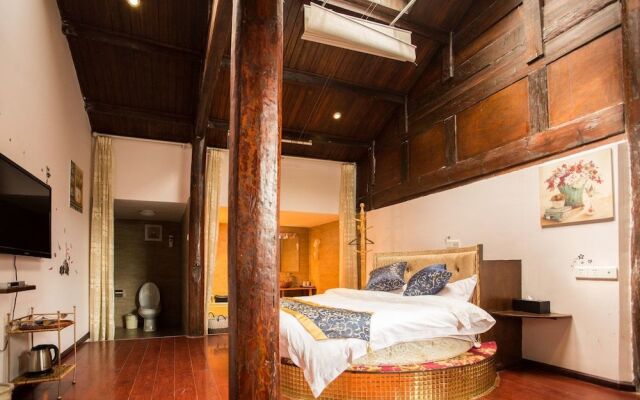 Travel Around the World Inn