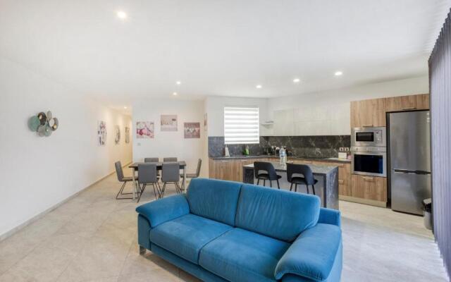 Stunning Apartment with pool-Hosted by Sweetstay