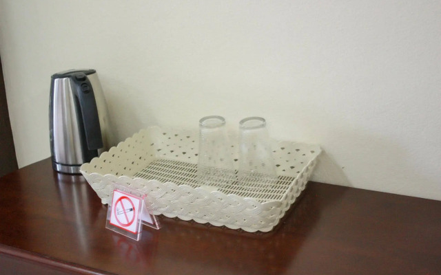 七岩巴黎式旅馆(Cha am Paris Style Guest House)