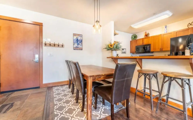 Oro Grande by Summit County Mountain Retreats