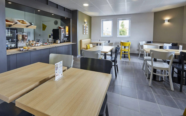 B&B HOTEL Caen Mémorial